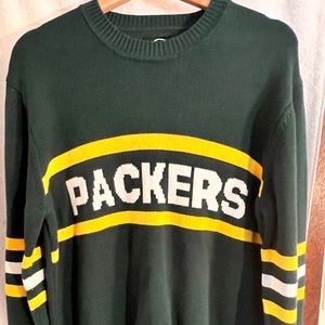 MENS. Heavy Cotton Green Bay Packers Sweater. Never worn. Size XL